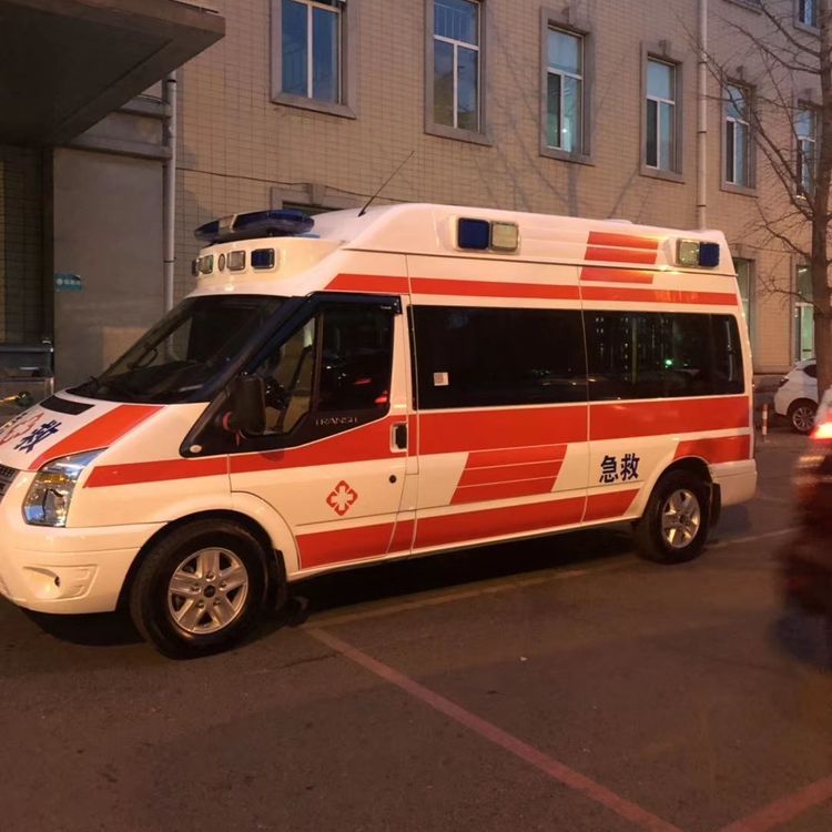 乐业夜间租赁救护车护送病人转院：安全转运的 8 大核心注意事项